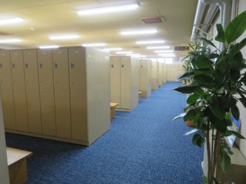 男性ロッカー